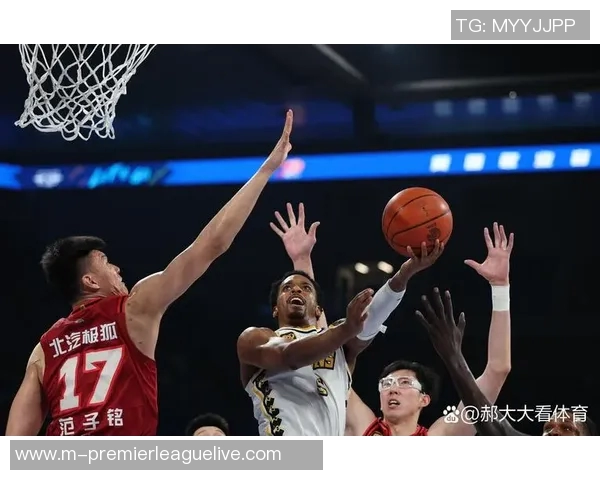 胡金秋末节发力三分绝杀助力球队逆转赢得比赛